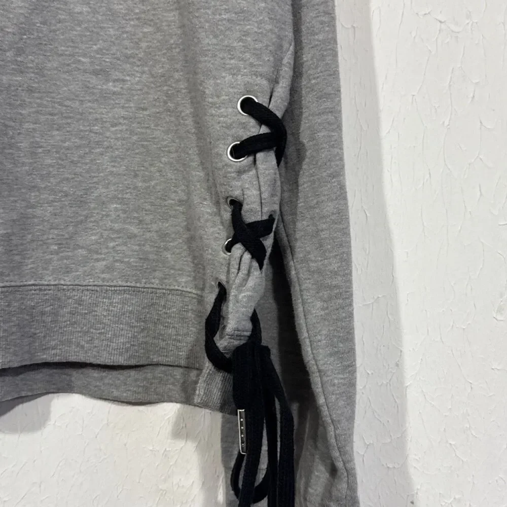 MTV Women’s Gray I Want My MTV Cropped Sweatshirt XL Lace up peek a boo sides - Picture 2 of 6